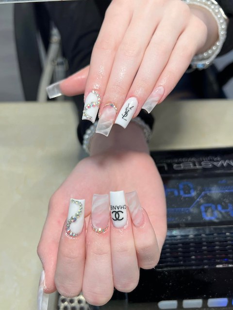 Creative Nail Extensions